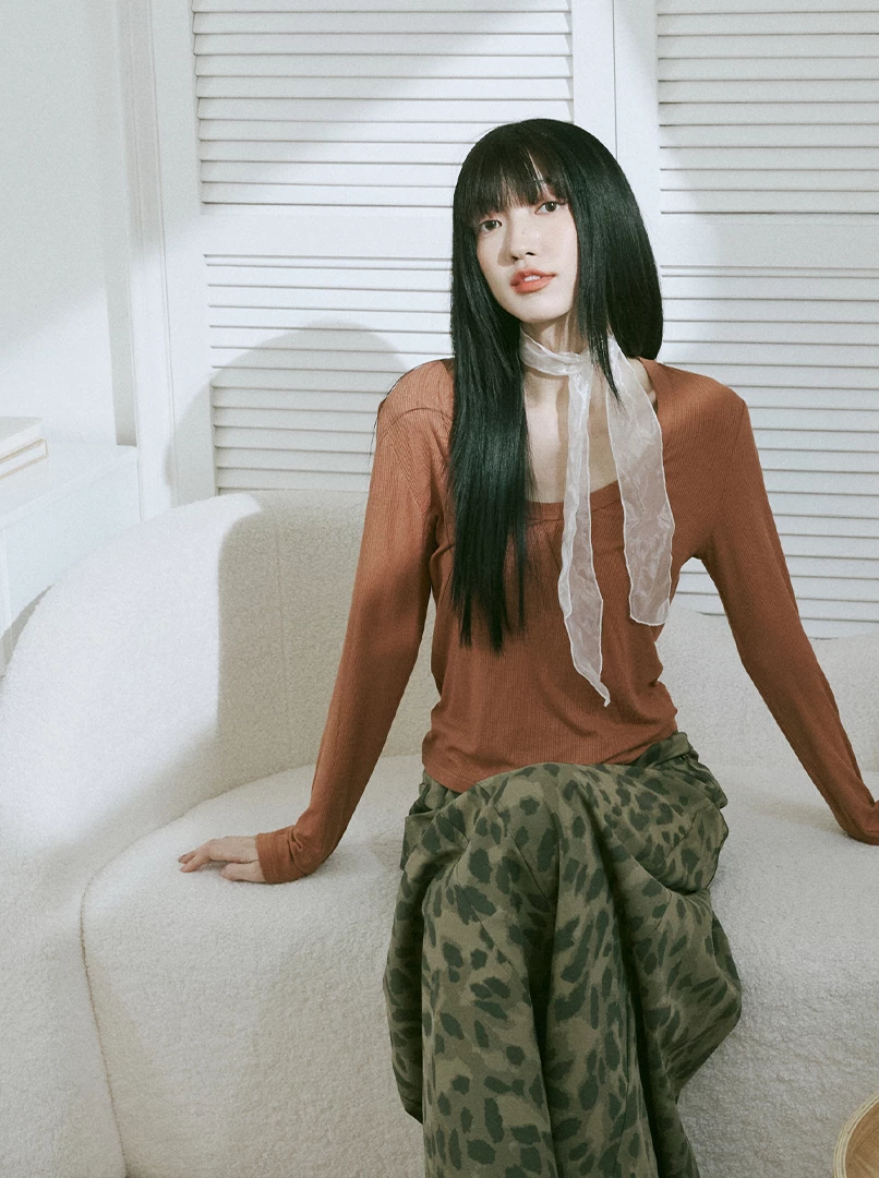 U領打底長袖上衣