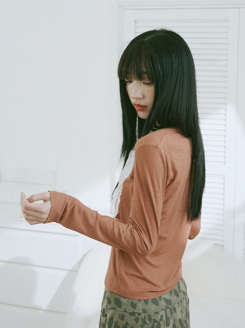 U領打底長袖上衣