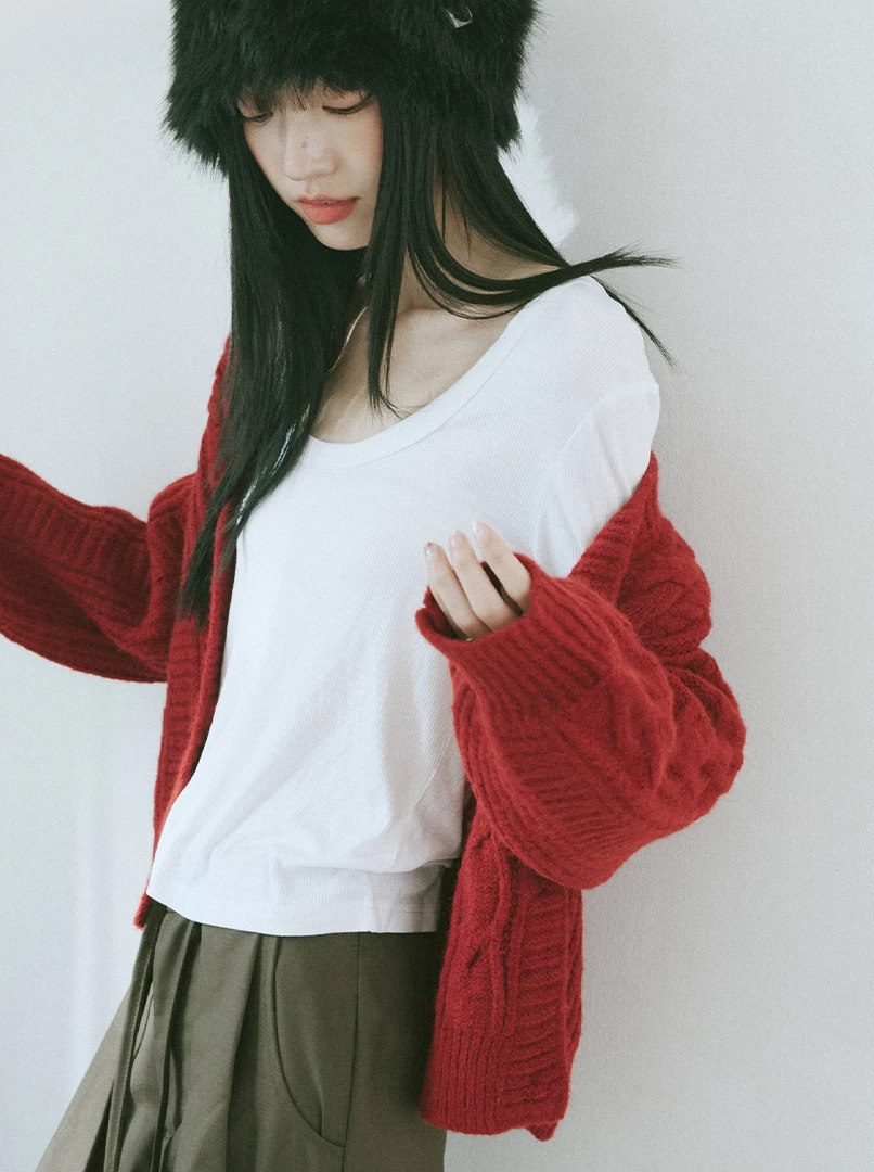 U領打底長袖上衣