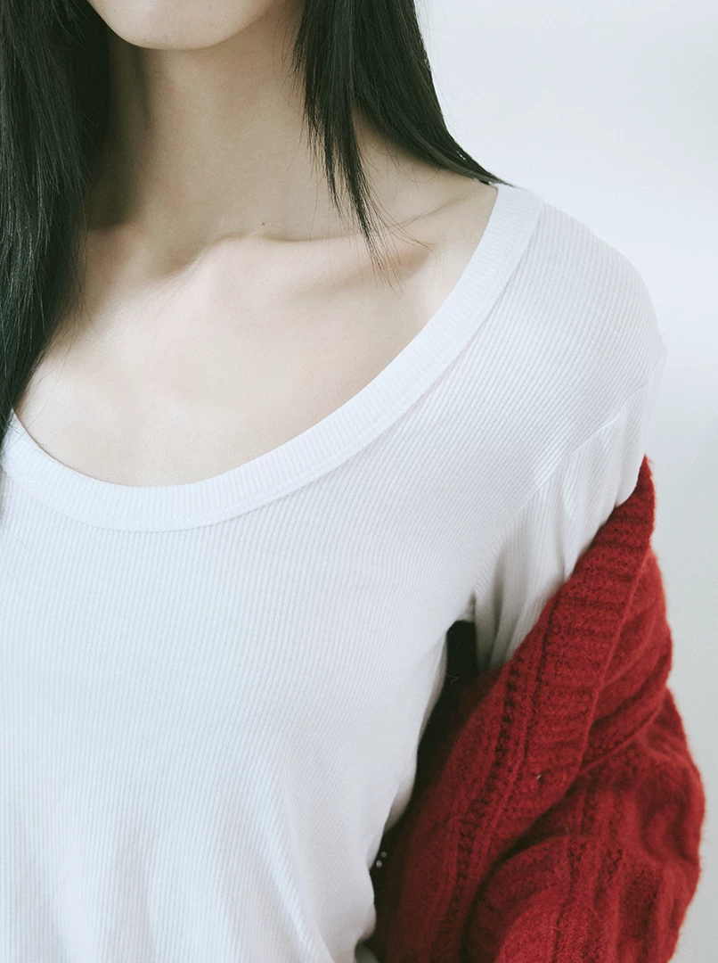 U領打底長袖上衣