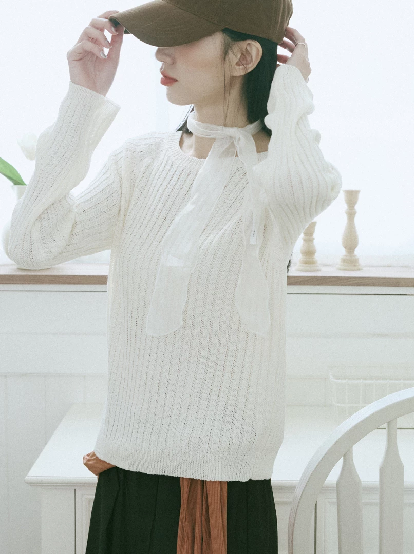 圓領坑條針織上衣