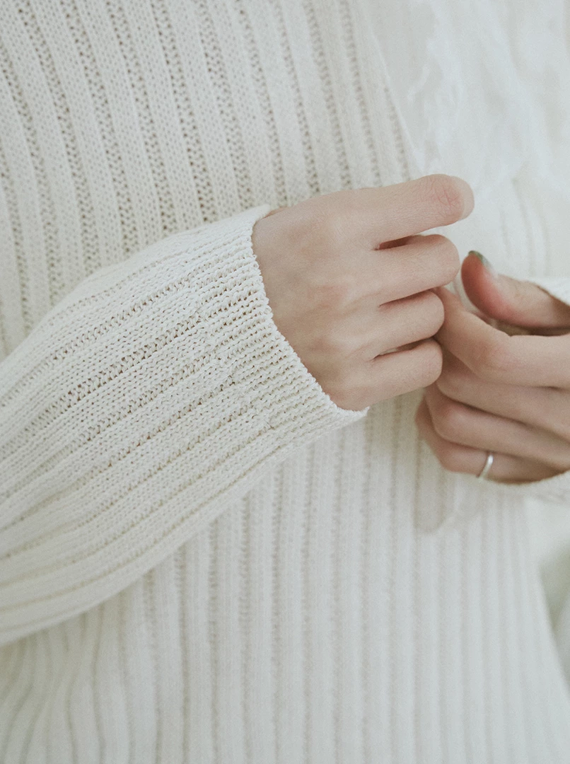 圓領坑條針織上衣