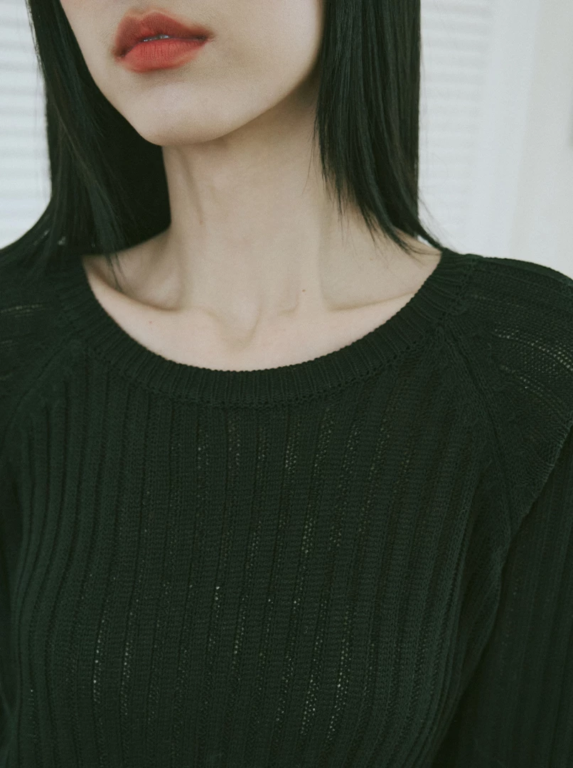 圓領坑條針織上衣