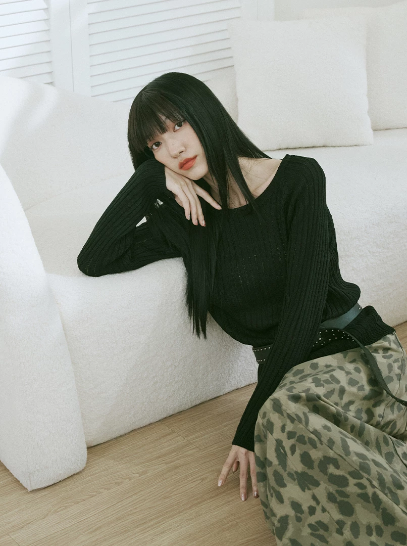 圓領坑條針織上衣