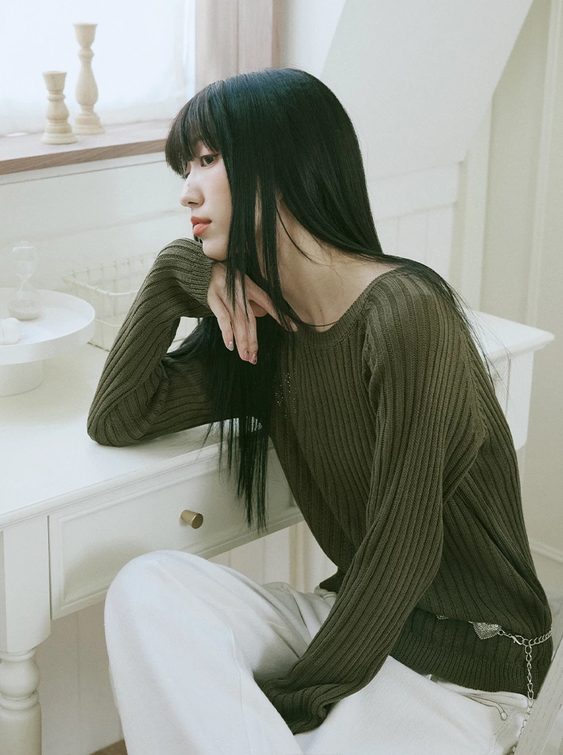 圓領坑條針織上衣