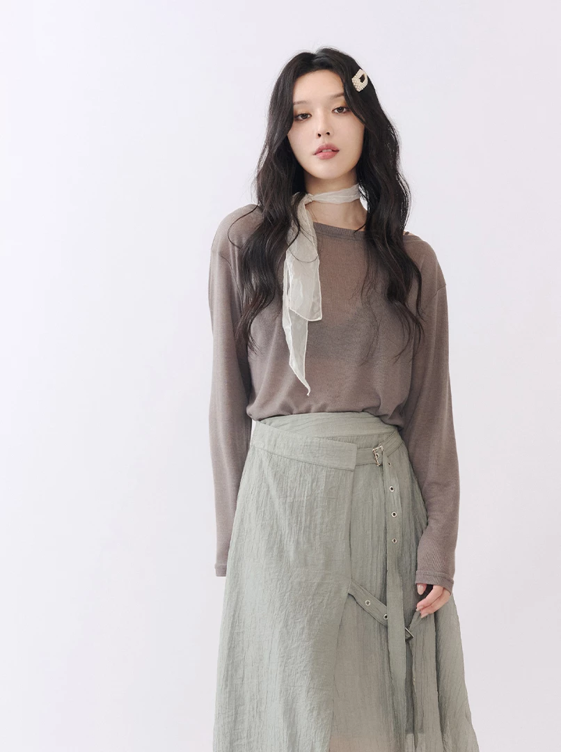 圓領透膚後開衩長袖衫