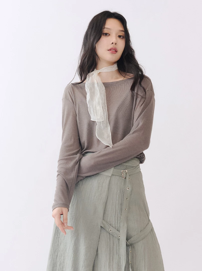 圓領透膚後開衩長袖衫