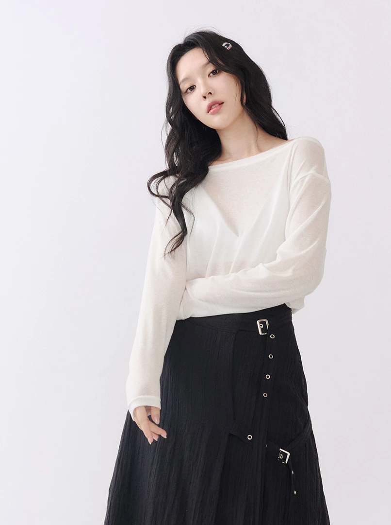 圓領透膚後開衩長袖衫